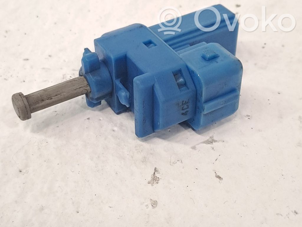 Sensor del pedal de embrague   1066389,98AB7C534AA