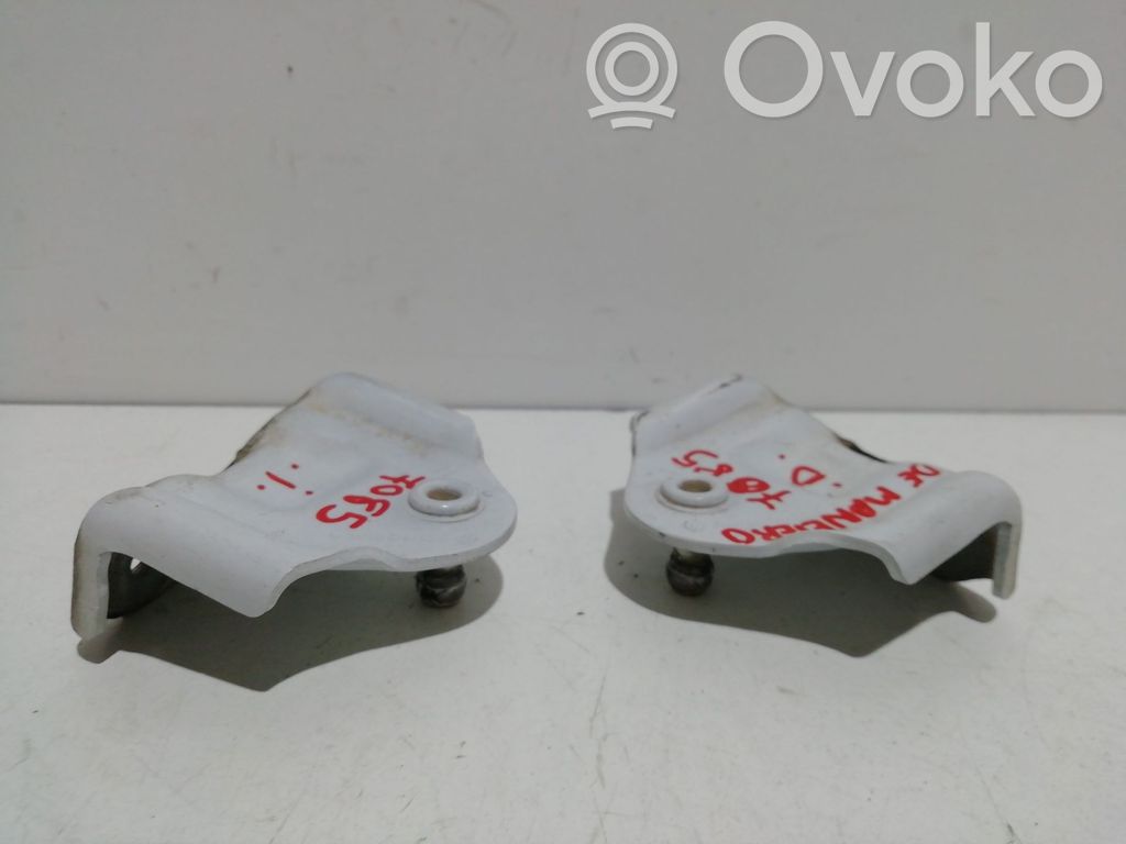 Front door lower hinge   286RA,286RA,826RA