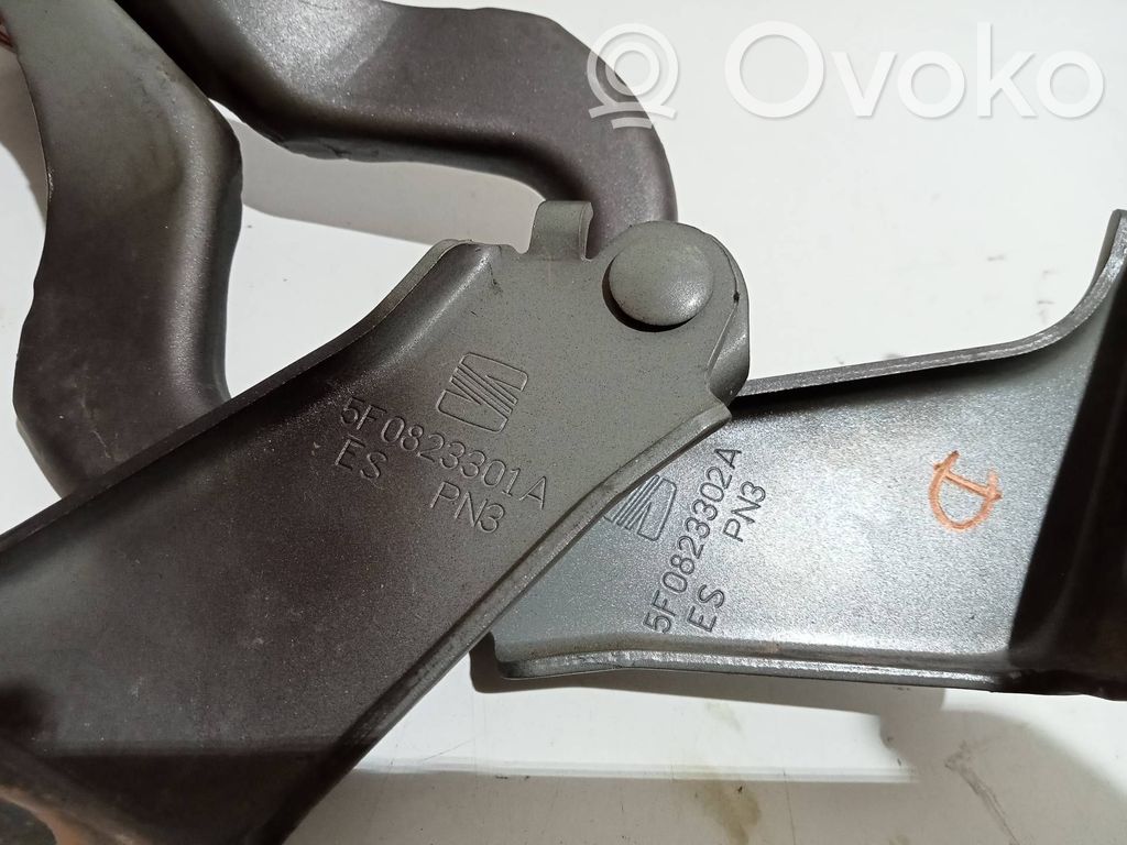 Bisagra inferior puerta delantera   5F0823302A,5F0823301A