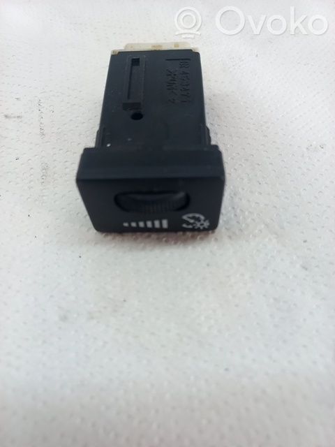 Toyota RAV 4 (XA20) Interruptor de luz 
