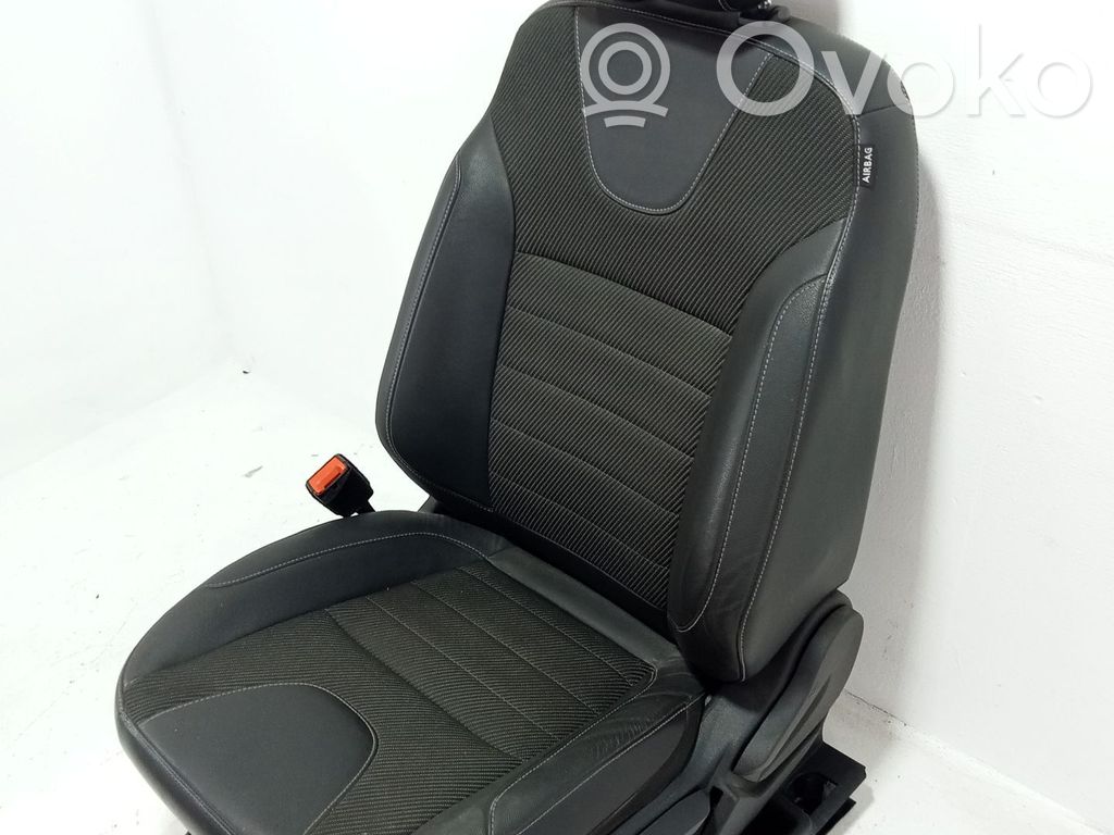 Ford Kuga II Kuljettajan istuin 