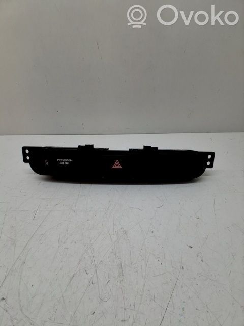 KIA Carens III Hazard light switch 