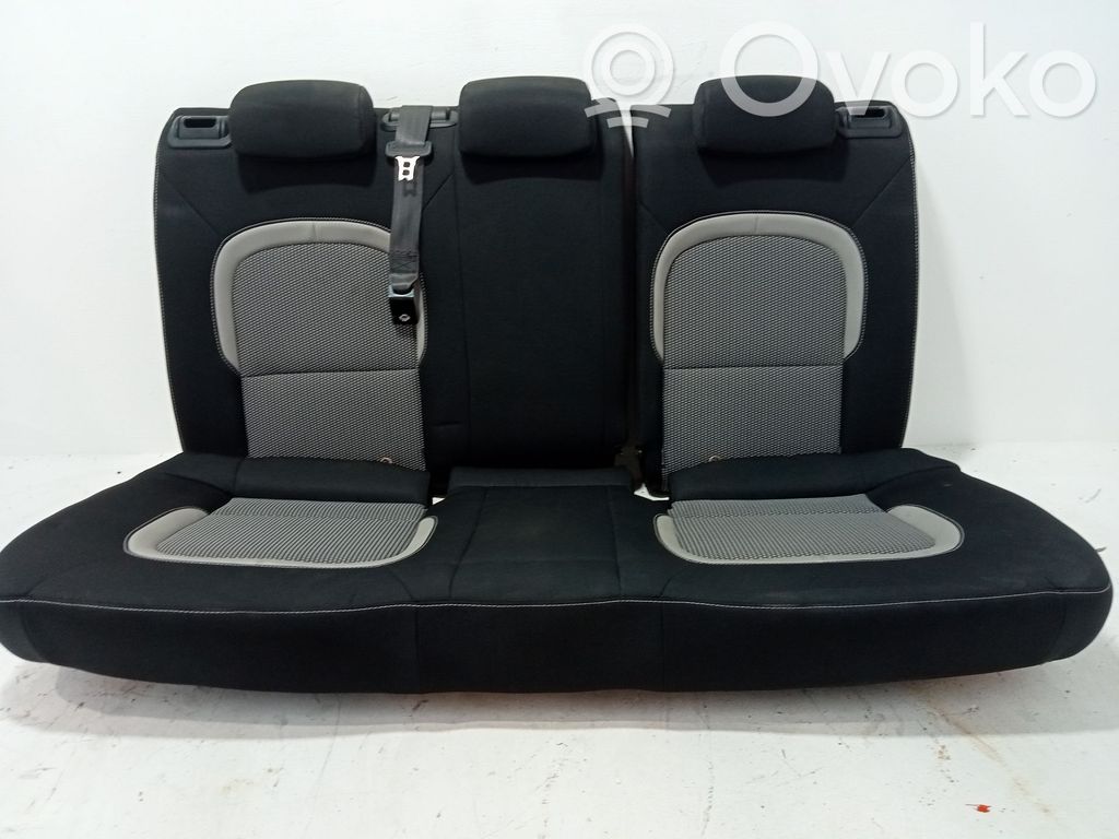 KIA Ceed Al treilea rând de scaune 