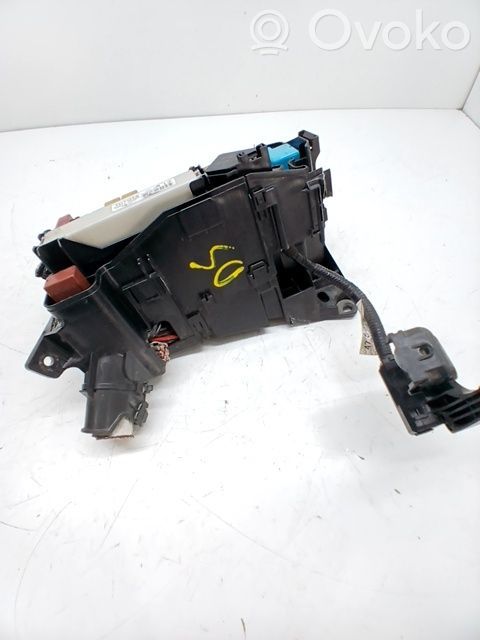 Fuse module   8274176010