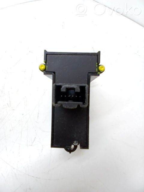 Botón interruptor de luz de peligro   BBP3664H0