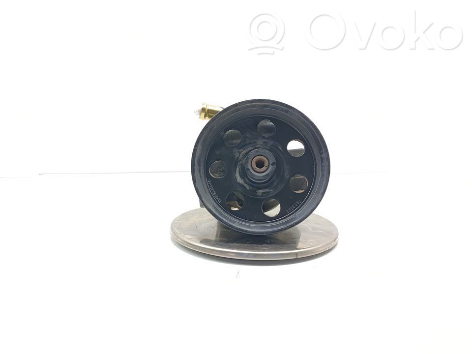 Ohjaustehostimen pumppu   93BB3A733