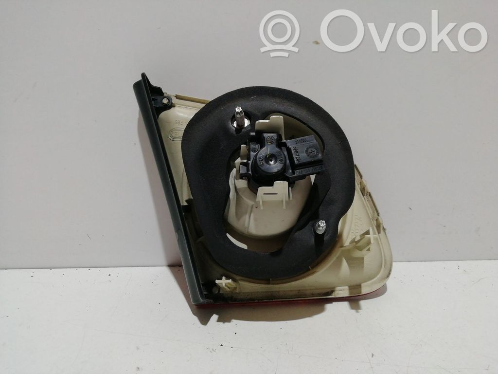 Volkswagen Jetta I Takavalon polttimo 