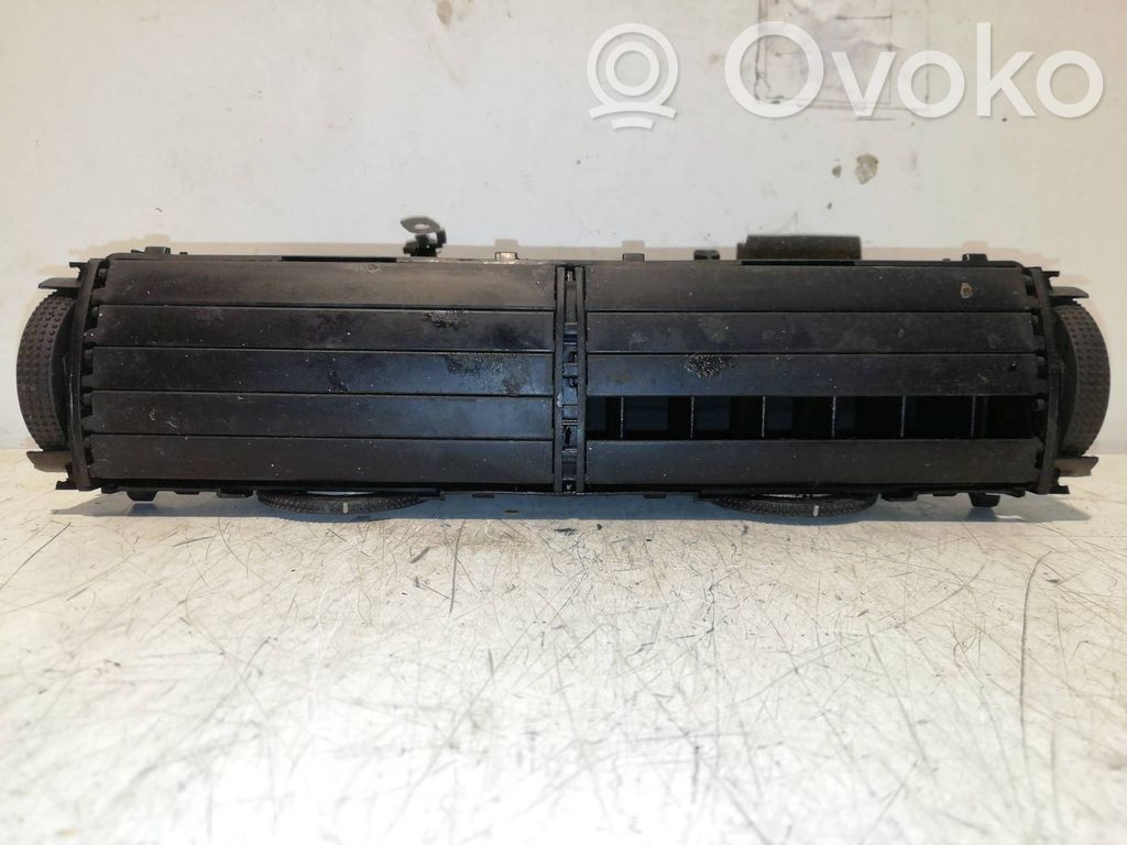 Volkswagen Sharan Dysze / Kratki środkowego nawiewu deski rozdzielczej 