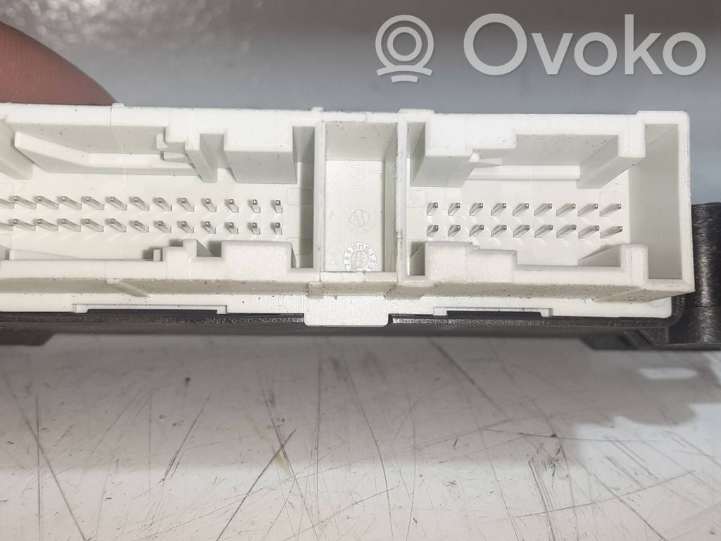 Modul de control caroserie central   5Q0919294K