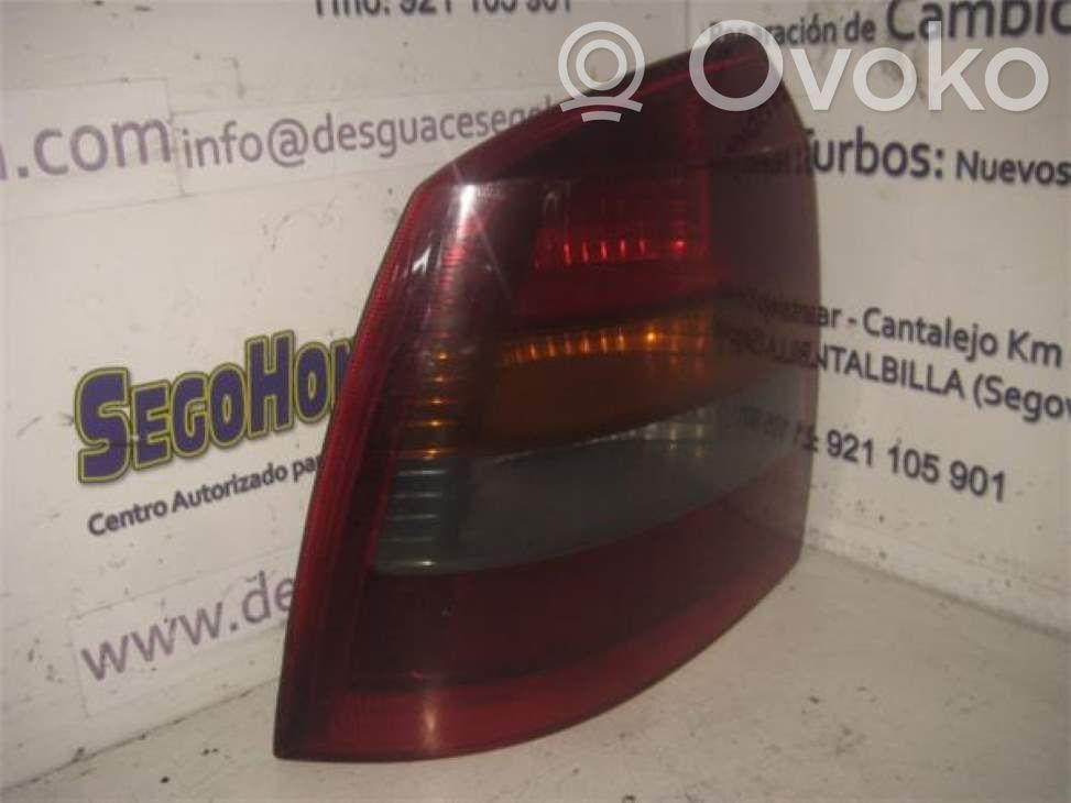 Opel Astra G Lámpara de faros/luces traseros 