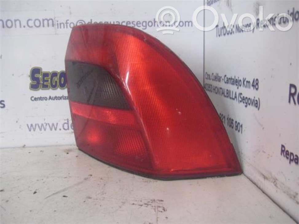 Opel Vectra B Bec lampă spate 