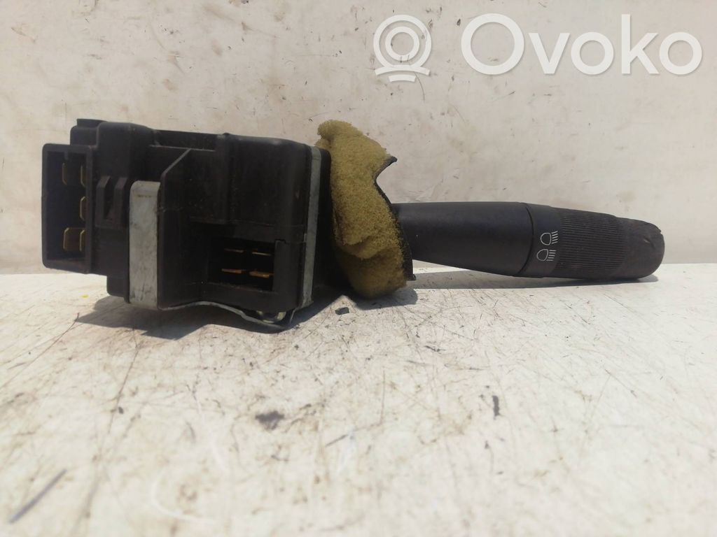 Peugeot 205 Interruptor de luz 