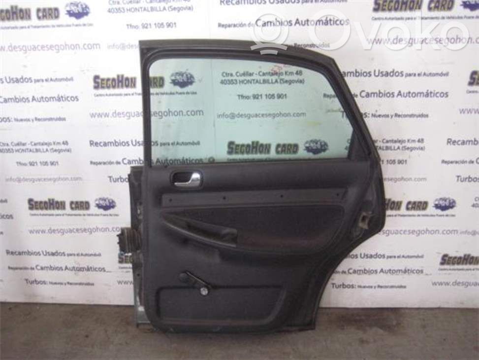 Puerta trasera   8D0833052C