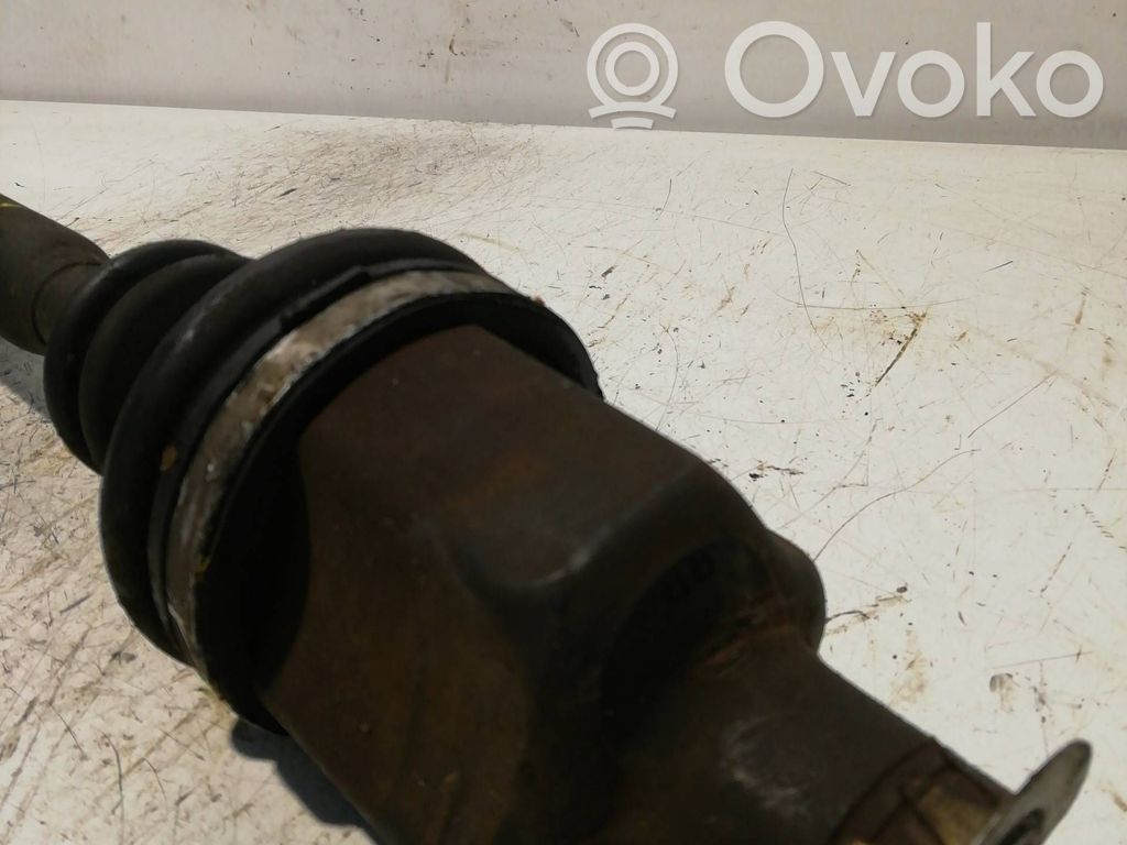 Etuvetoakseli   8200087857