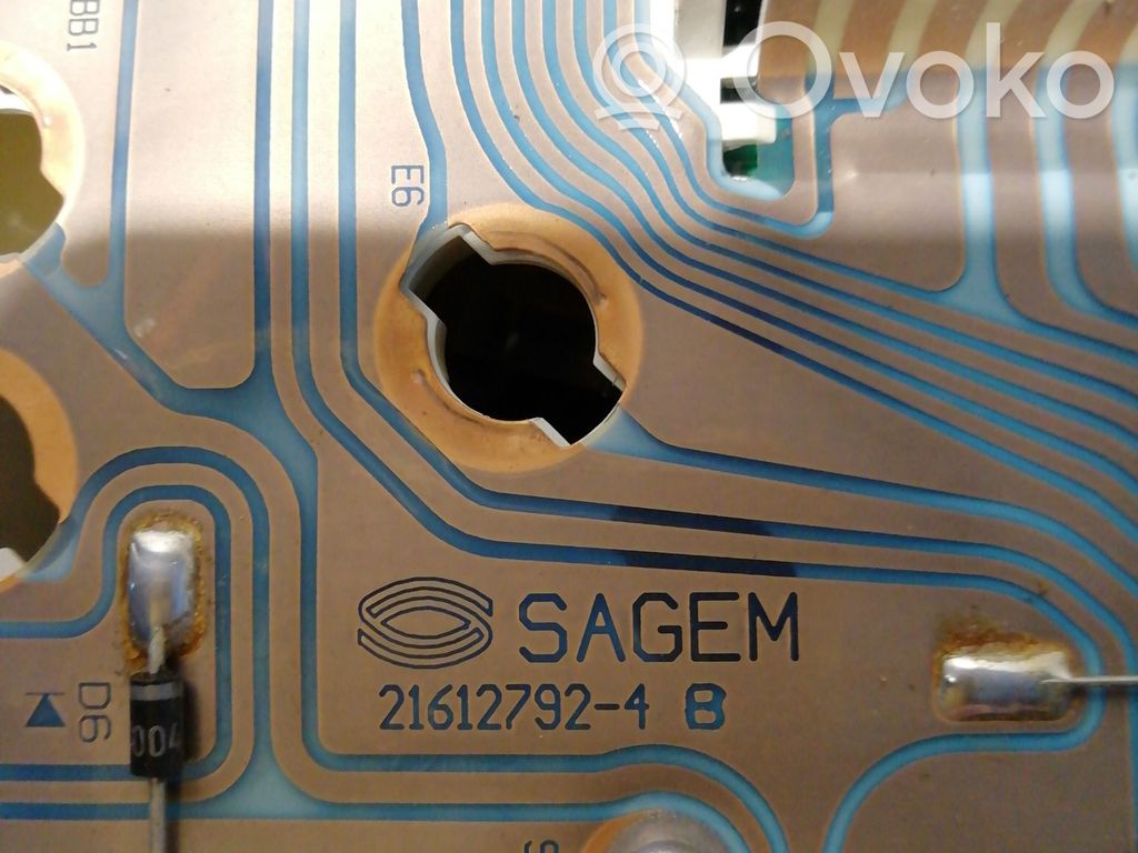 Renault Megane I Nopeusmittari (mittaristo) 