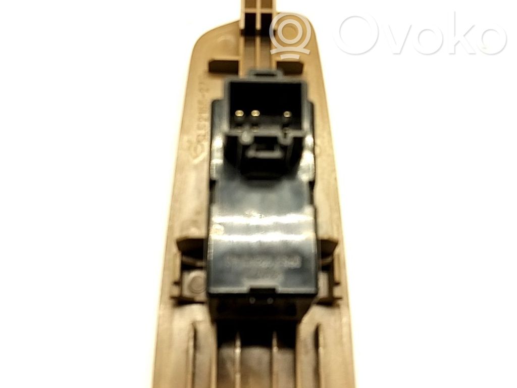 Interrupteur commade lève-vitre   8584008001EAC