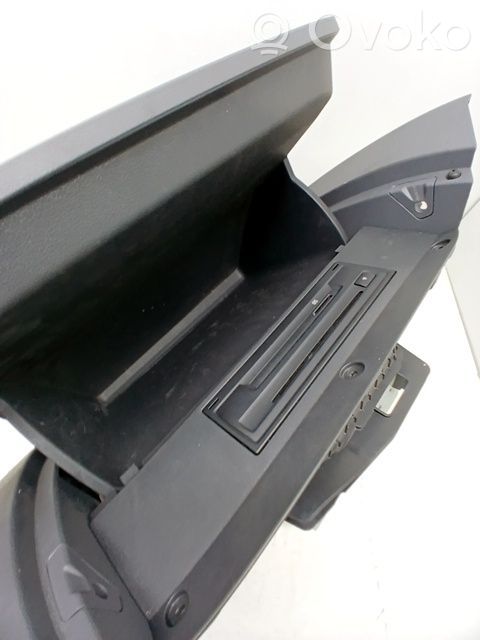 Hansikaslokero   2GM857101JUDH