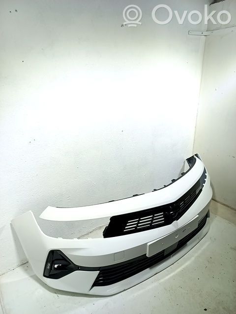 Opel Astra L Parachoques delantero 