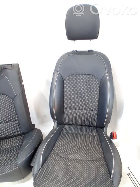 Turvatyynysarja paneelilla   88500J7040,88600J7040,89100J7030AZG