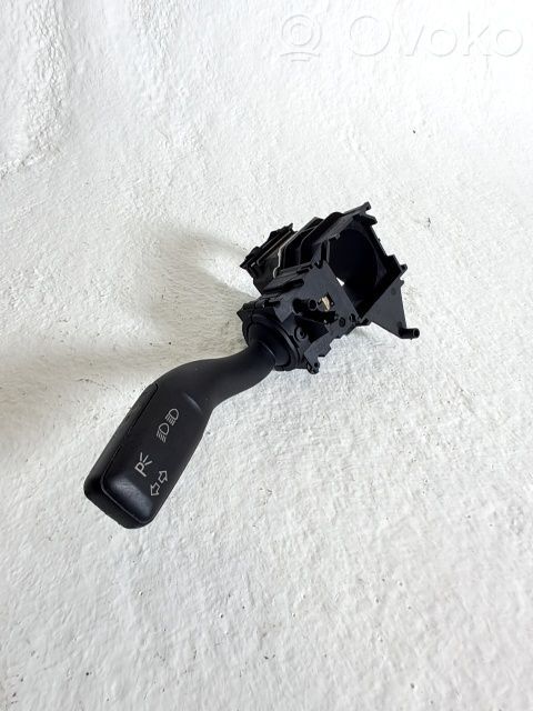 Audi A4 S4 B6 8E 8H Manetă semnalizator 