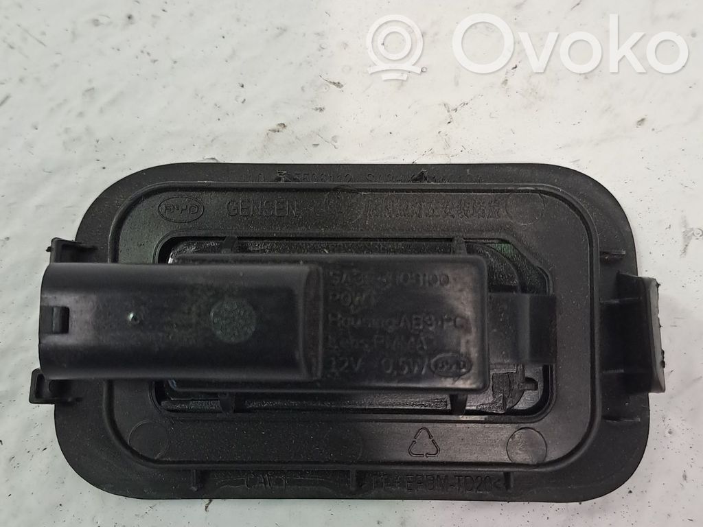 BYD Seal U Luce targa 
