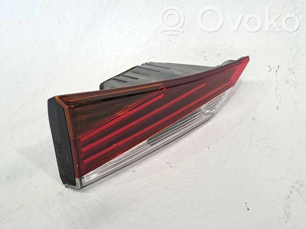 Lexus IS 200-300 Bec lampă spate 