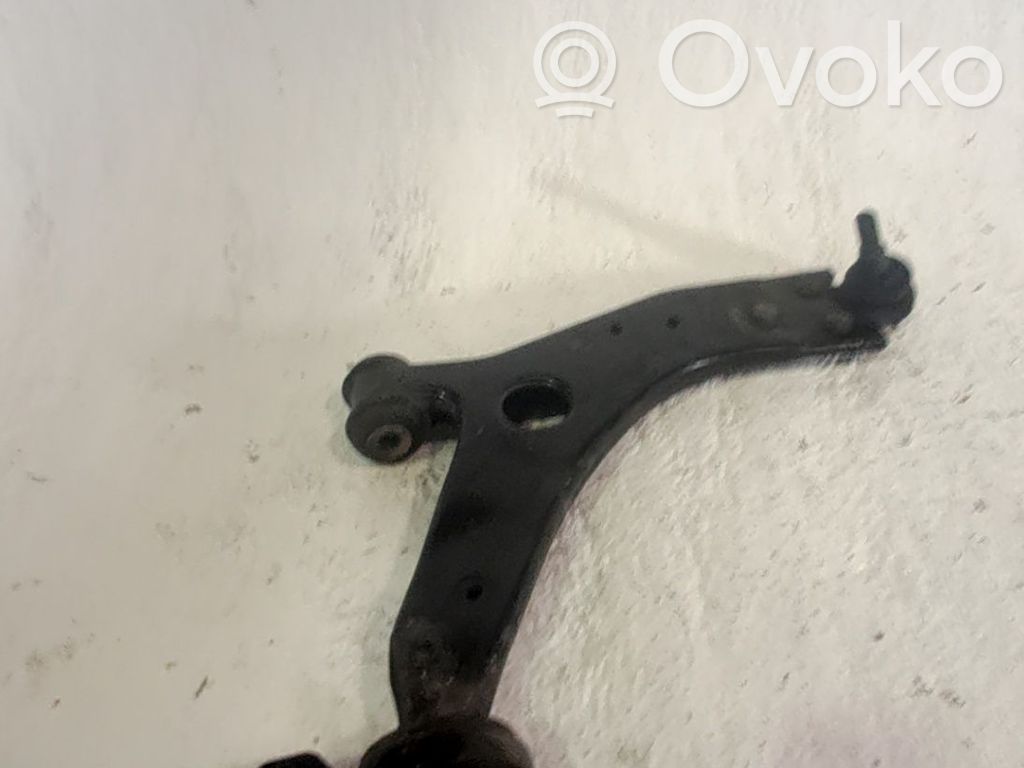 Ford Focus Braccio di controllo sospensione anteriore inferiore/braccio oscillante 