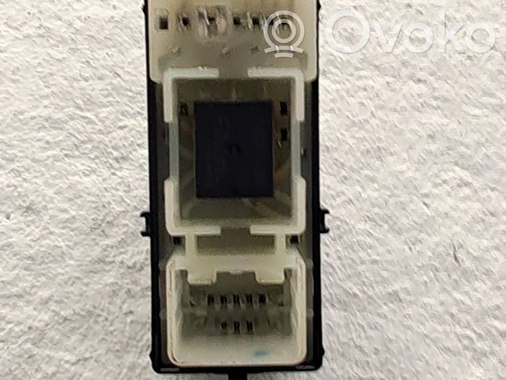 Schalter el. Fensterheber   8403048070