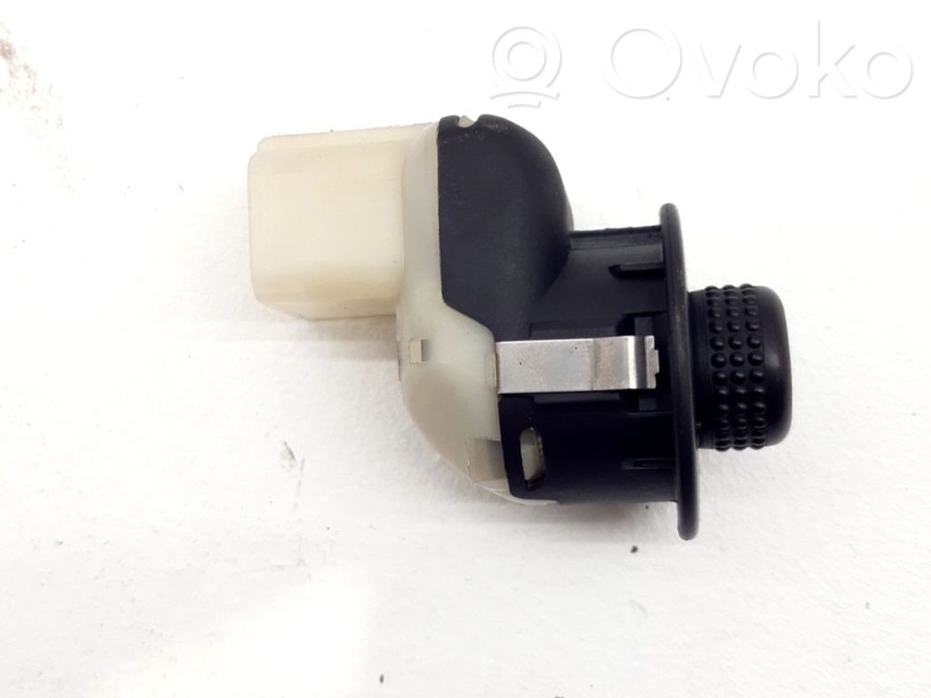 Wing mirror switch   8200107486