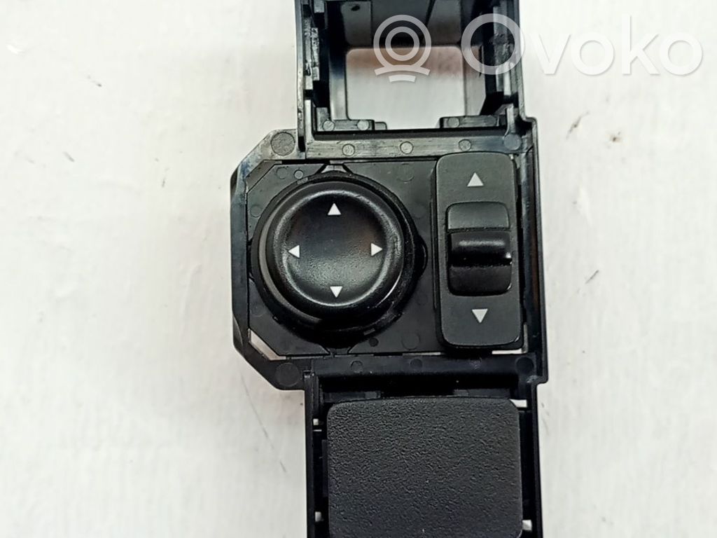 Включатель зеркал   255703TB1A
