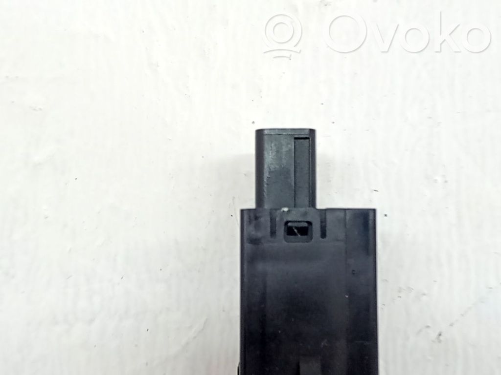 Light switch   251903VV2A