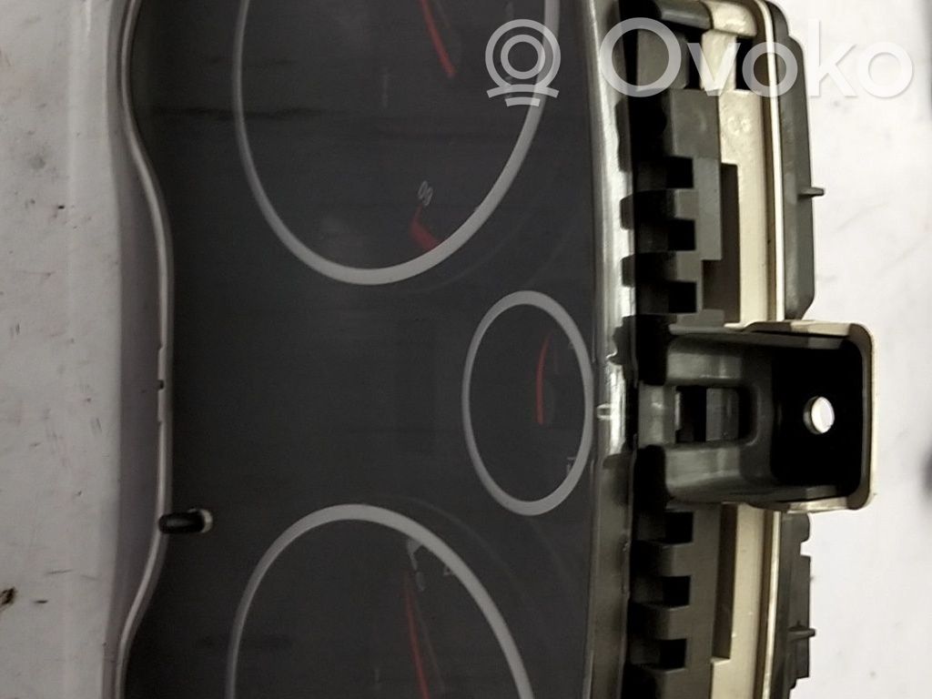 Opel Corsa D Geschwindigkeitsmesser Cockpit 