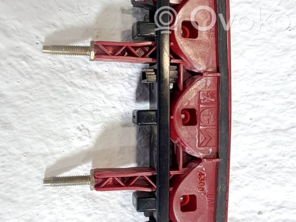 Troisième feu stop   6350A6