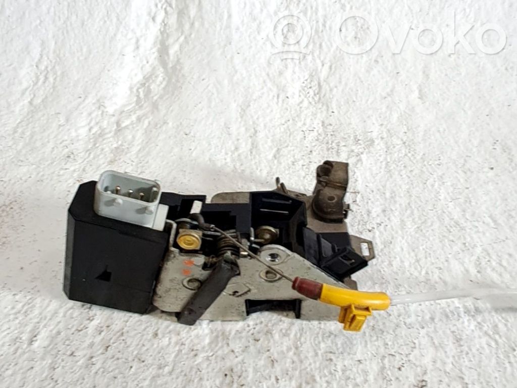 Serrure de porte arrière   51228125671