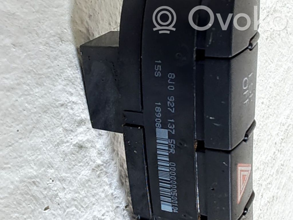 Audi 100 C1 Botón interruptor de luz de peligro 