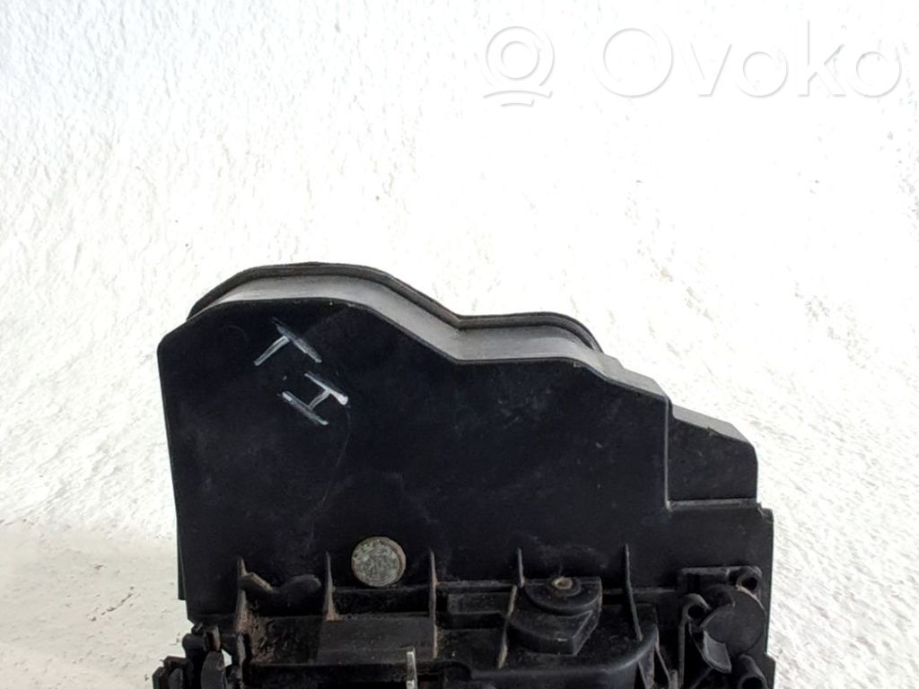 Rear door lock   51227202147