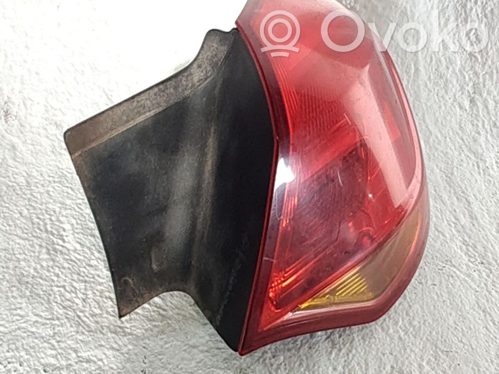 Opel Astra J Takavalon polttimo 