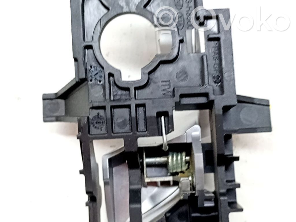 KIA Stonic Manecilla interna puerta trasera 