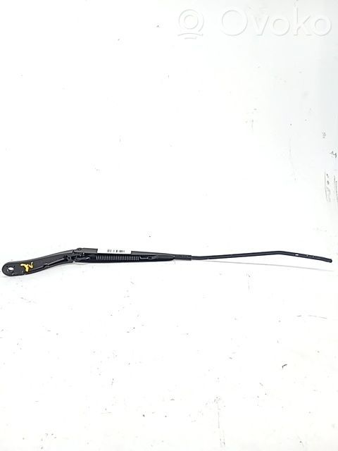 Brazo del limpiaparabrisas delantero   1615627180