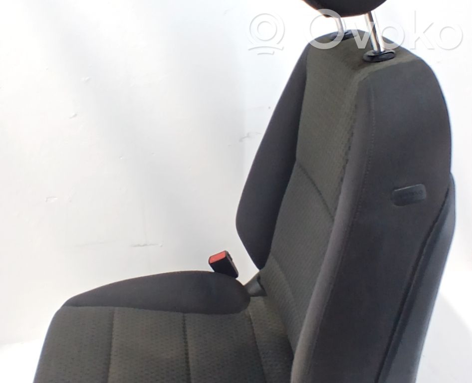 Kuljettajan istuin   1K4881105NS