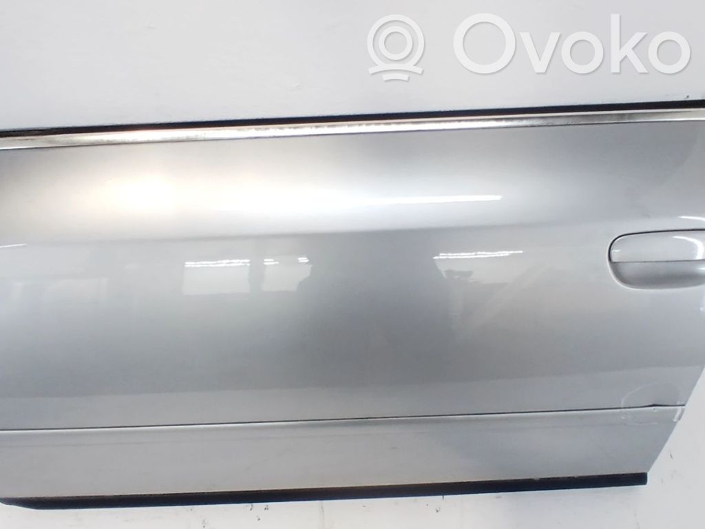 Puerta delantera   4B0831051D
