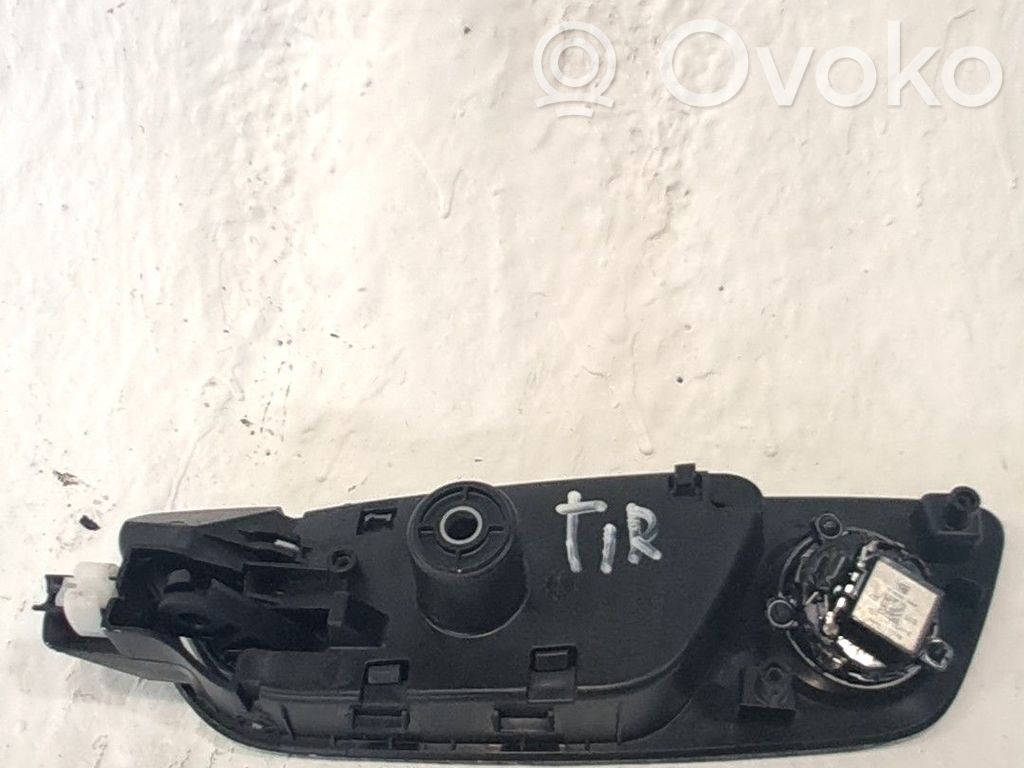 Manecilla interna puerta trasera   5F4839114D
