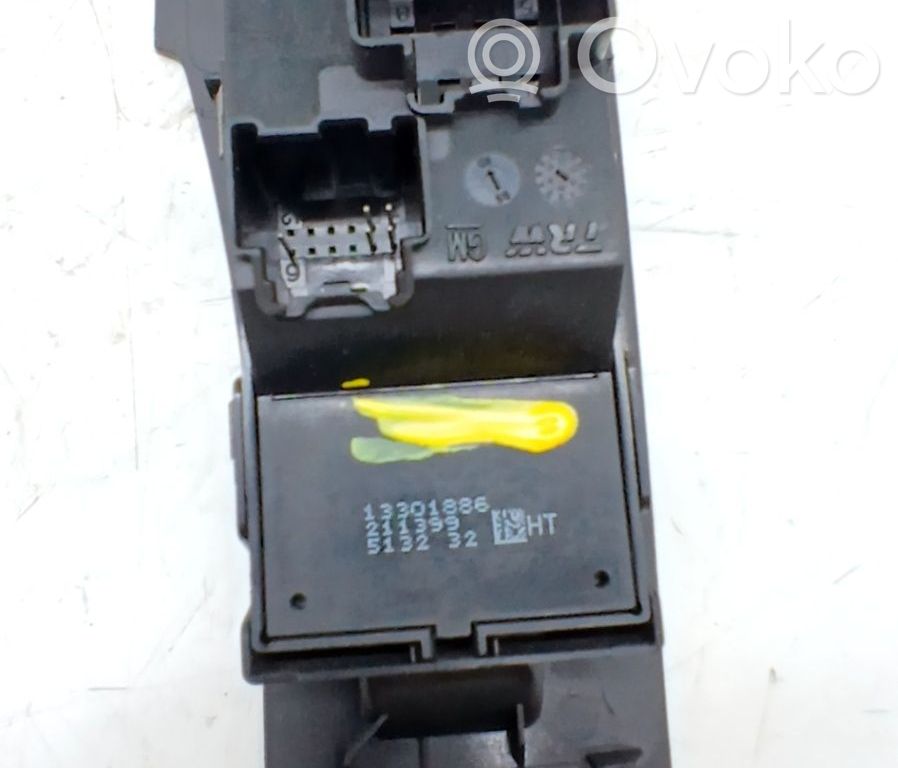 Opel Astra J Comutator comandă geamuri electrice 