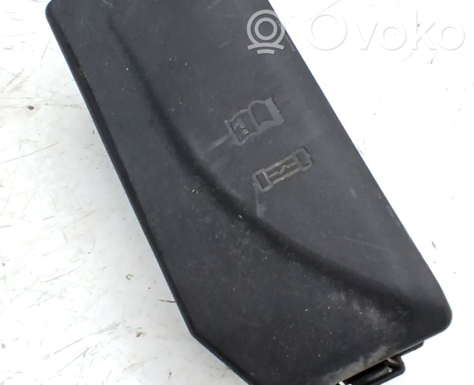 Volkswagen Polo Ramka / Moduł bezpieczników 