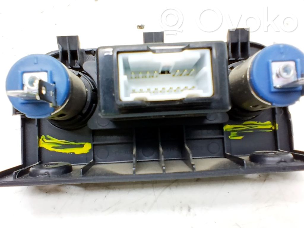 Mechero del coche   961201W010