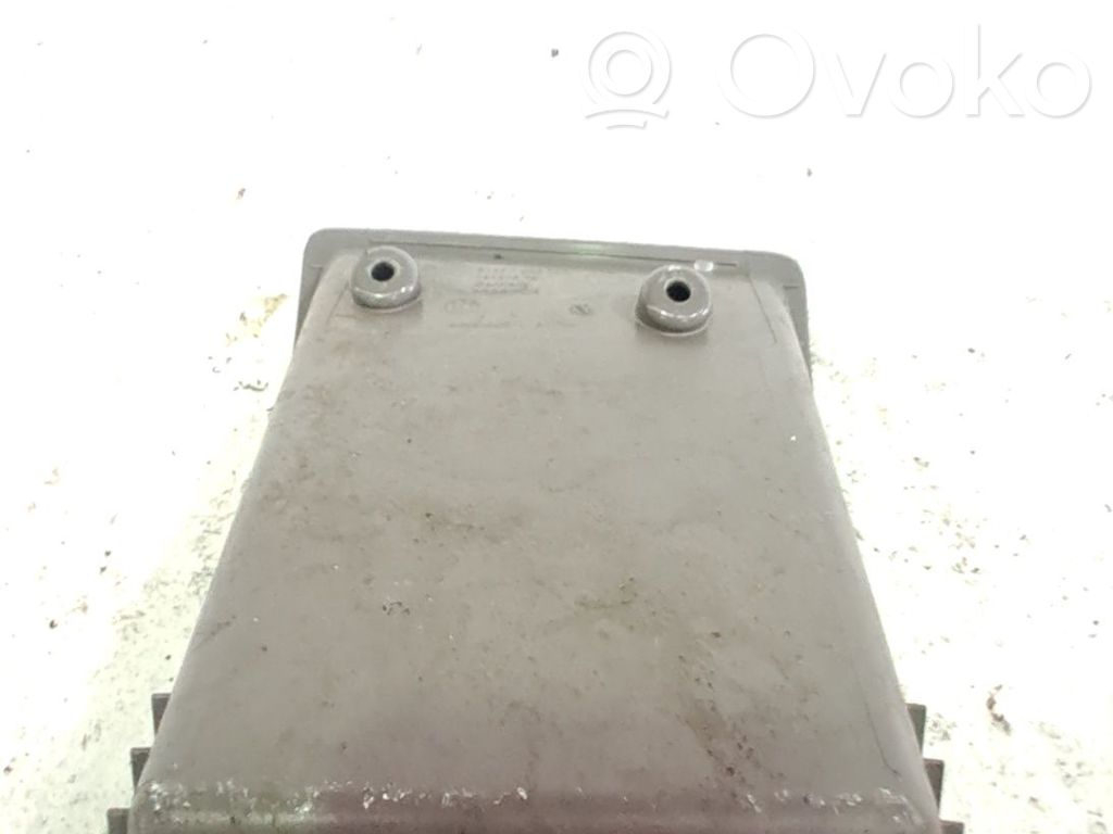 BMW 5 E34 Instrumentu paneļa dekoratīvā apdare 