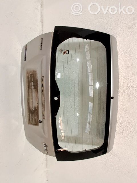 Couvercle de coffre   737001C010