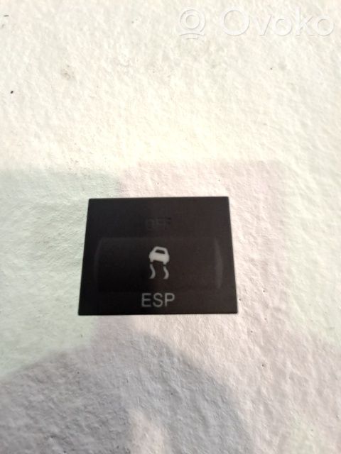 Other switches/knobs/shifts   1471711,7M5T2C418BA