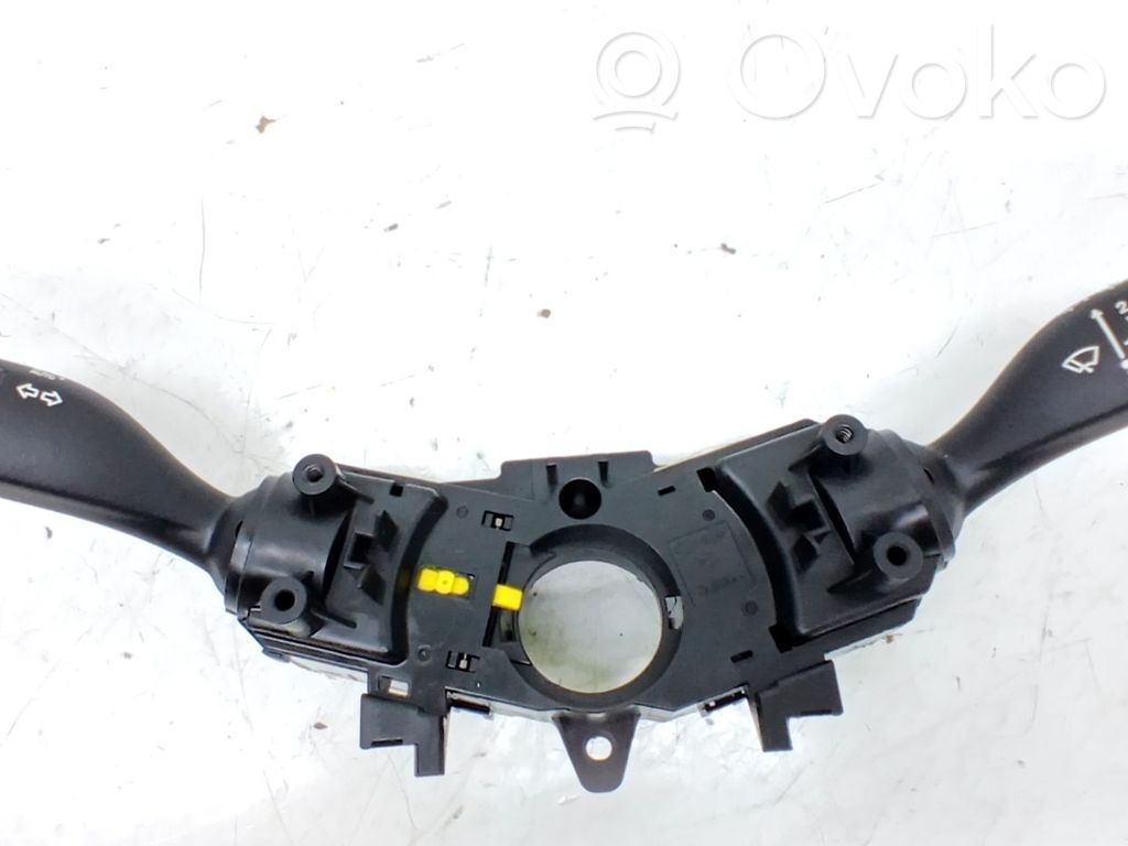 Hyundai i20 Active Pulsanti/interruttori sul volante 