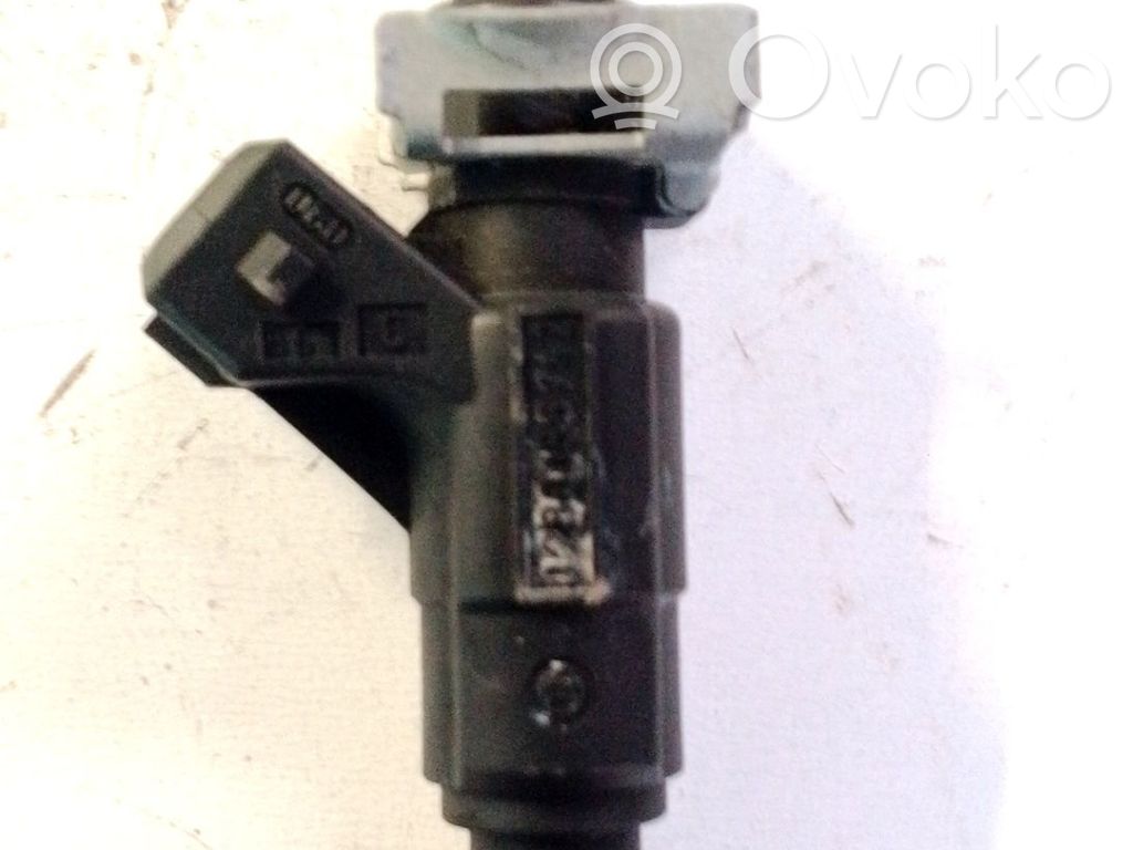 Inyector de combustible   A1120780049